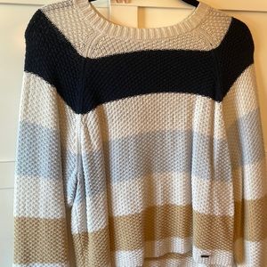 Cute Hollister sweater!